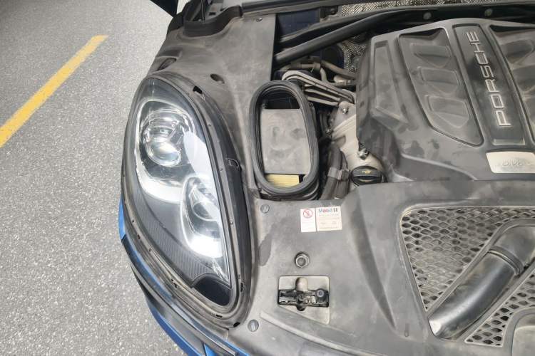 Used Porsche Macan 2016 Macan S 3.0T Engine Bay Right