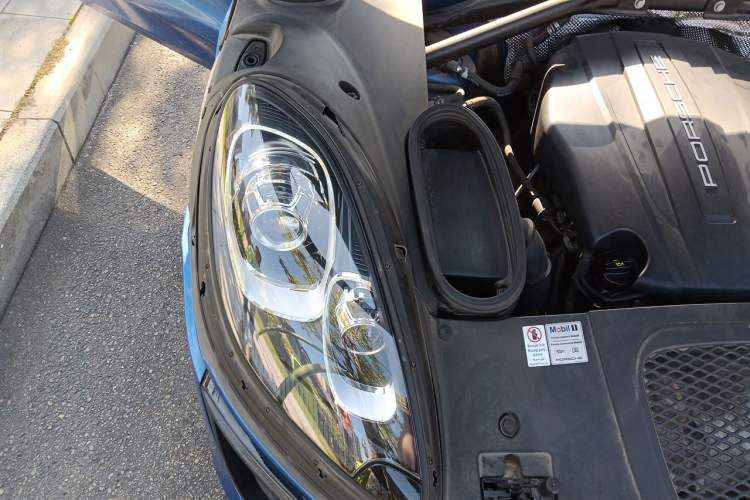 Used Porsche Macan 2016 Macan 2.0T Engine Bay Right