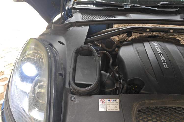 Used Porsche Macan 2016 Macan 2.0T Engine Bay Right