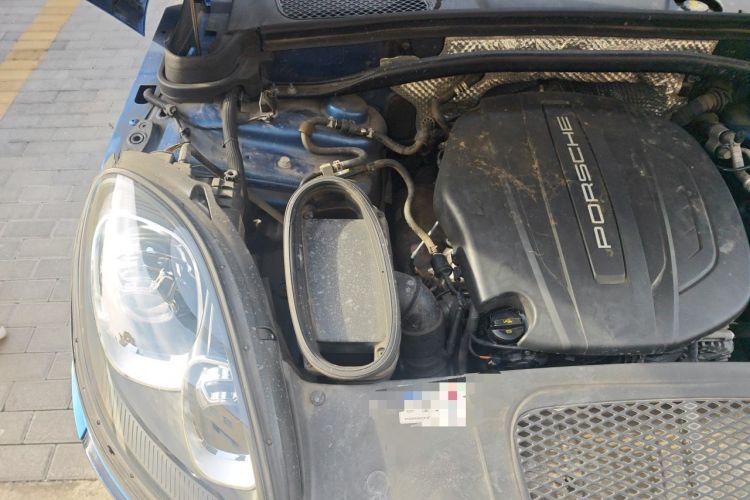 Used Porsche Macan 2016 Macan 2.0T Engine Bay Right