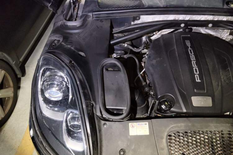 Used Porsche Macan 2016 Macan 2.0T Engine Bay Right
