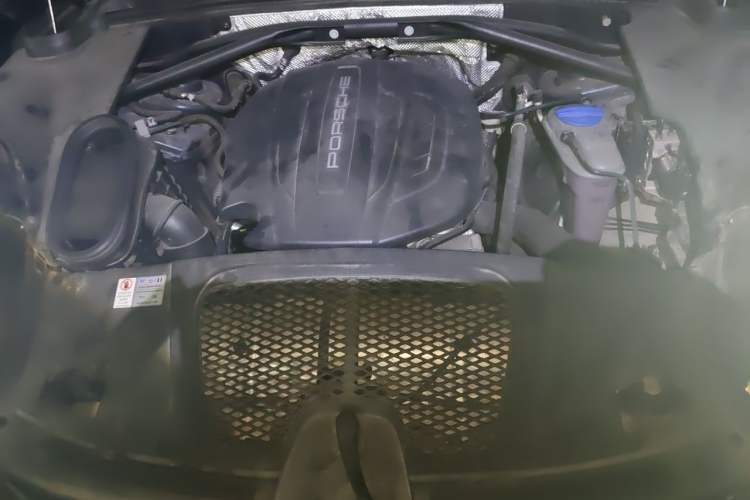 Used Porsche Macan 2016 Macan 2.0T Engine Bay
