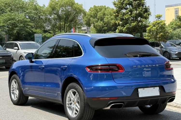 Used Porsche Macan 2016 Macan 2.0T Exterior 7