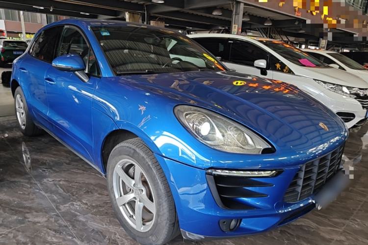 Used Porsche Macan 2016 Macan 2.0T Front Right 45 Deg