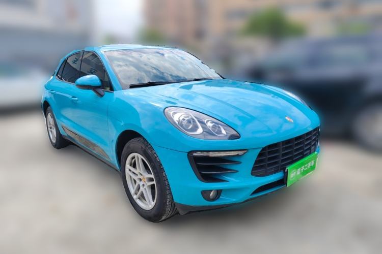 Used Porsche Macan 2016 Macan 2.0T Front Right 45 Deg
