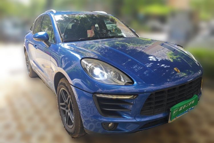 Used Porsche Macan 2016 Macan 2.0T Front Right 45 Deg