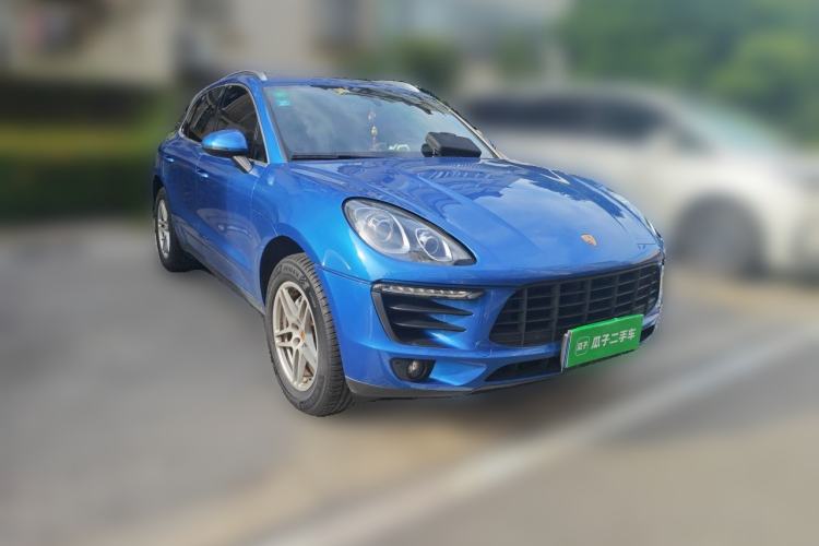 Used Porsche Macan 2016 Macan 2.0T Front Right 45 Deg