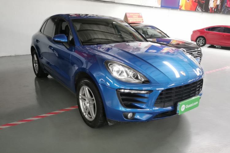 Used Porsche Macan 2016 Macan 2.0T Front Right 45 Deg