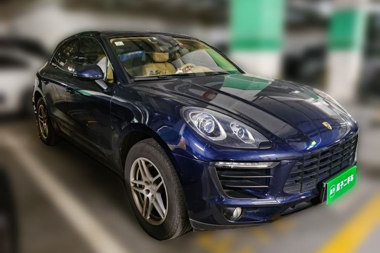 Used Porsche Macan 2016 Macan 2.0T Front Right 45 Deg