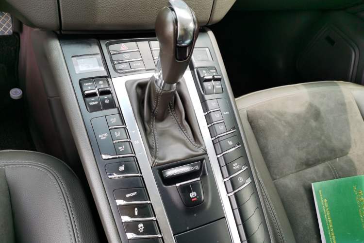 Used Porsche Macan 2016 Macan 2.0T Gear Lever