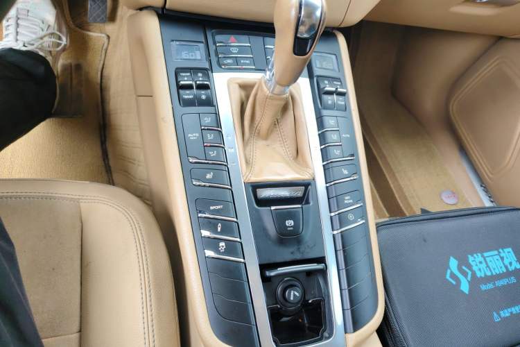 Used Porsche Macan 2016 Macan 2.0T Gear Lever