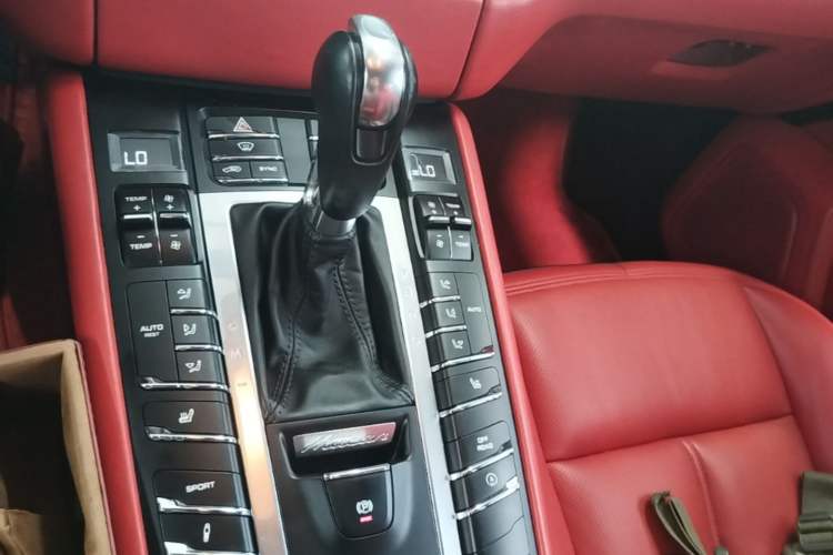 Used Porsche Macan 2016 Macan 2.0T Gear Lever