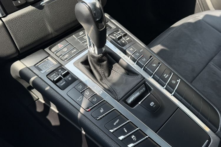 Used Porsche Macan 2016 Macan 2.0T Gear Lever