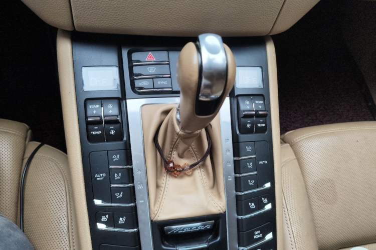Used Porsche Macan 2016 Macan 2.0T Gear Lever