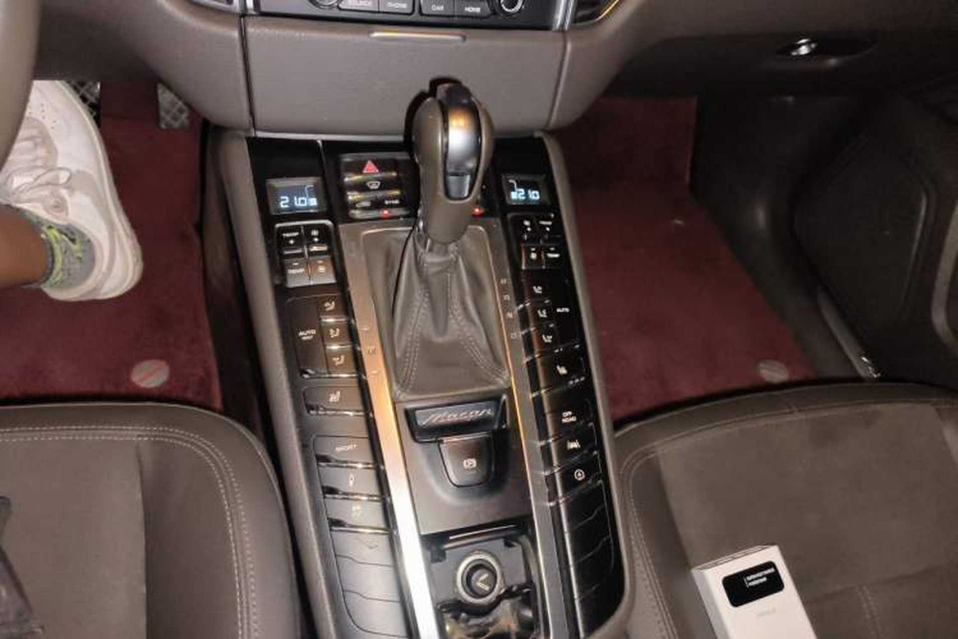 Used Porsche Macan 2016 Macan 2.0T Gear Lever