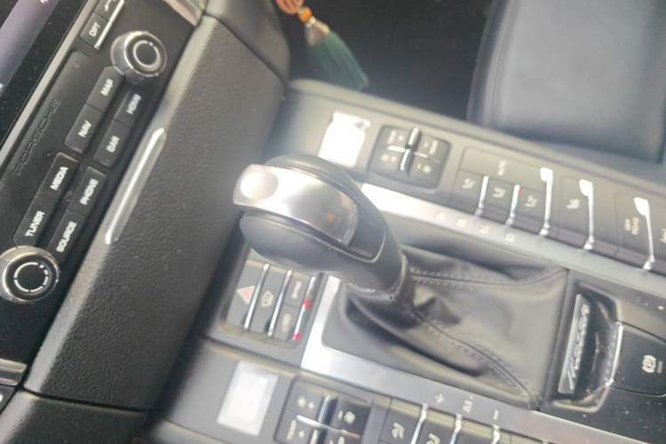 Used Porsche Macan 2016 Macan 2.0T Gear Lever