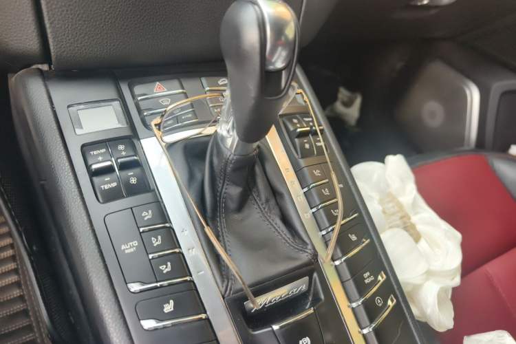 Used Porsche Macan 2016 Macan 2.0T Gear Lever