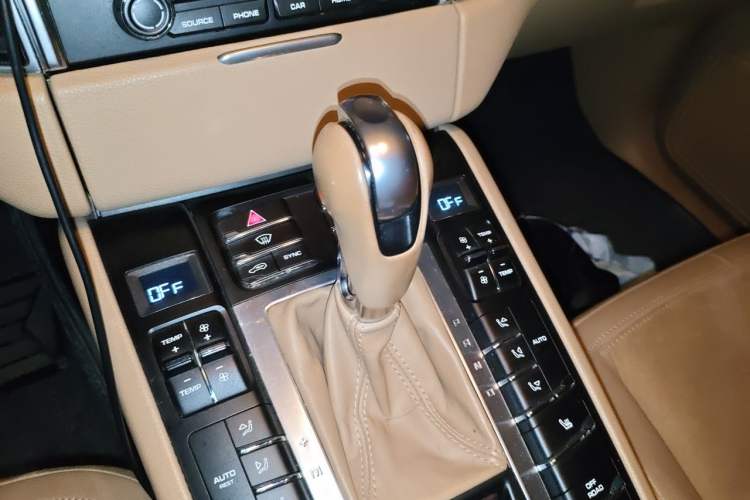 Used Porsche Macan 2016 Macan 2.0T Gear Lever