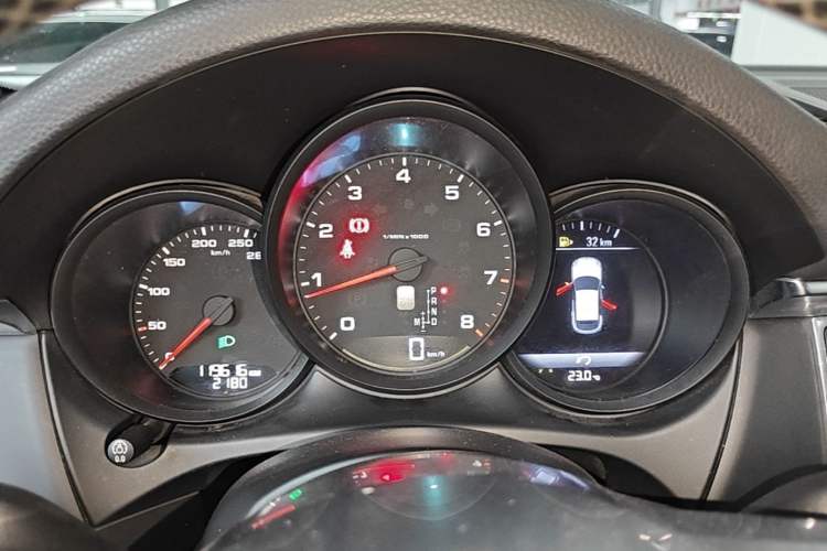 Used Porsche Macan 2016 Macan 2.0T Instrument Cluster