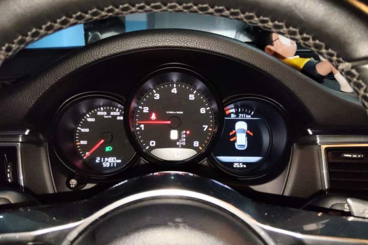 Used Porsche Macan 2016 Macan 2.0T Instrument Cluster