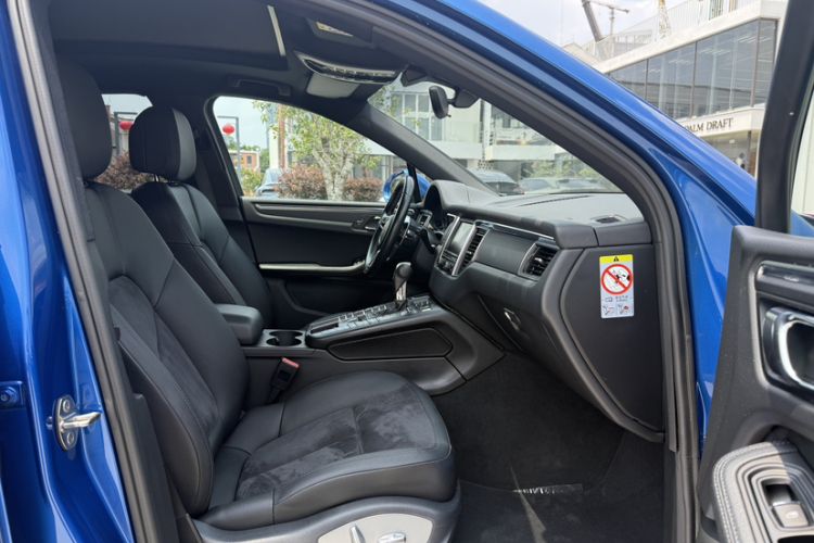 Used Porsche Macan 2016 Macan 2.0T Interior 1