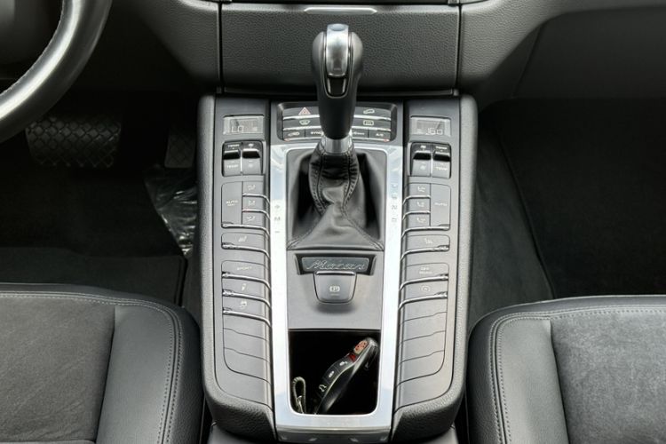 Used Porsche Macan 2016 Macan 2.0T Interior 3
