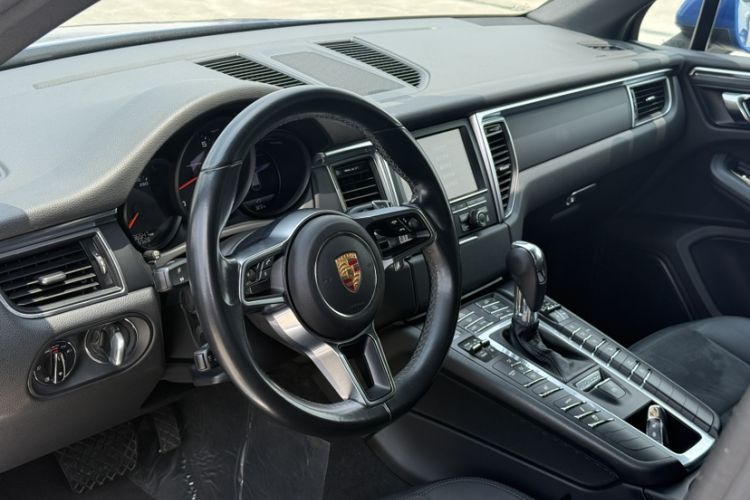 Used Porsche Macan 2016 Macan 2.0T Interior 9