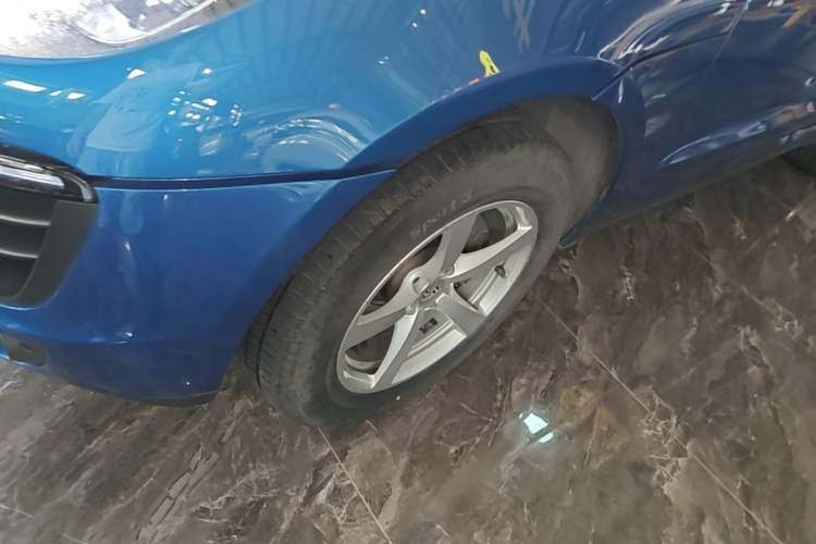 Used Porsche Macan 2016 Macan 2.0T Left Front Wheel Hub