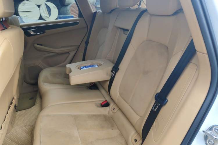 Used Porsche Macan 2016 Macan 2.0T Left Rear Seat