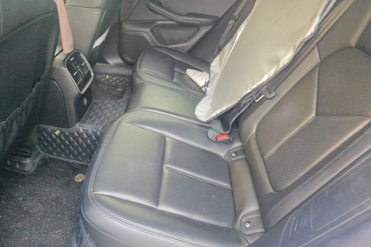 Used Porsche Macan 2016 Macan 2.0T Left Rear Seat