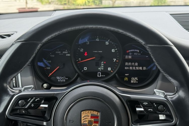 Used Porsche Macan 2016 Macan 2.0T Odometer Close Up