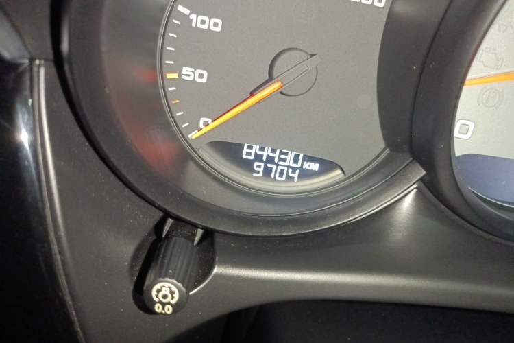 Used Porsche Macan 2016 Macan S 3.0T Odometer Close Up