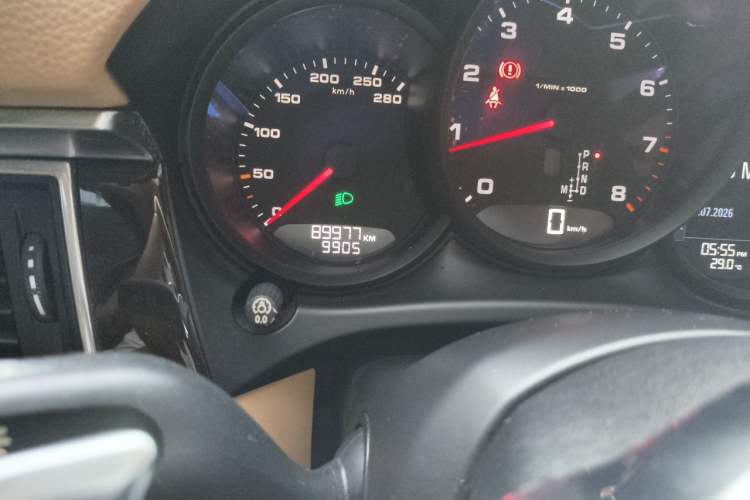 Used Porsche Macan 2016 Macan 2.0T Odometer Close Up