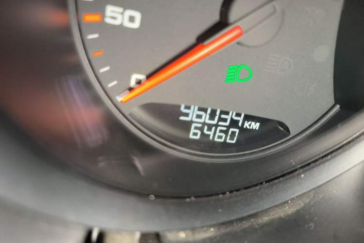 Used Porsche Macan 2016 Macan 2.0T Odometer Close Up