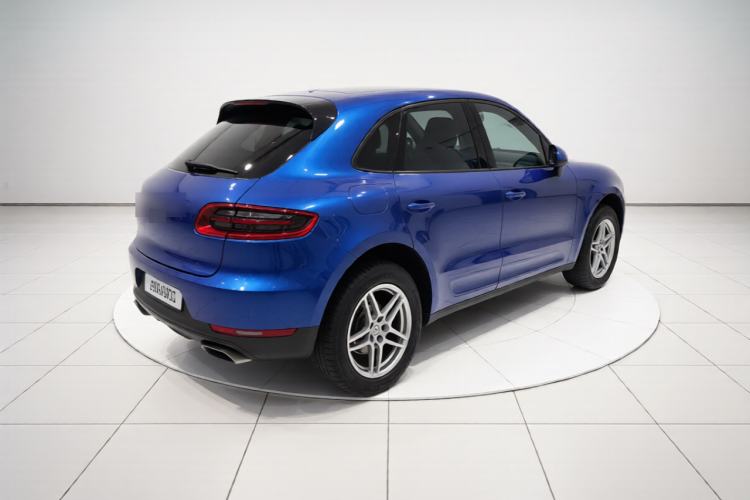 Used Porsche Macan 2016 Macan 2.0T Rear Right 45 Deg