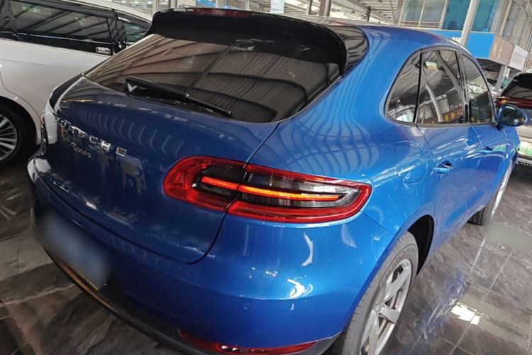 Used Porsche Macan 2016 Macan 2.0T Rear Right 45 Deg