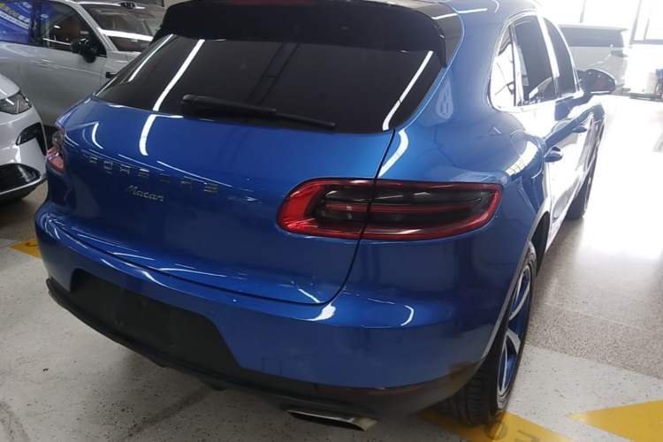 Used Porsche Macan 2016 Macan 2.0T Rear Right 45 Deg