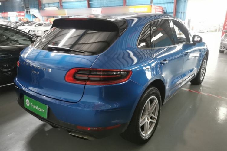 Used Porsche Macan 2016 Macan 2.0T Rear Right 45 Deg