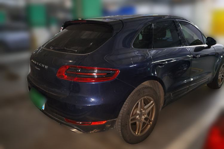 Used Porsche Macan 2016 Macan 2.0T Rear Right 45 Deg