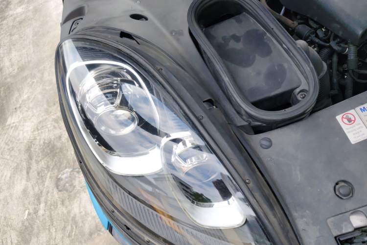 Used Porsche Macan 2016 Macan 2.0T Right Front Headlight