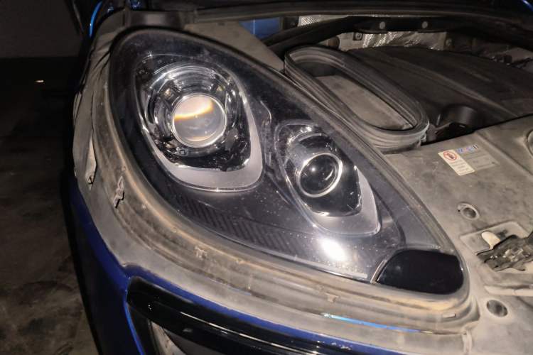 Used Porsche Macan 2016 Macan 2.0T Right Front Headlight