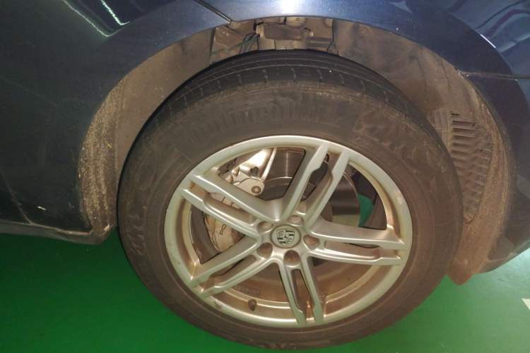 Used Porsche Macan 2016 Macan S 3.0T Right Front Wheel Hub