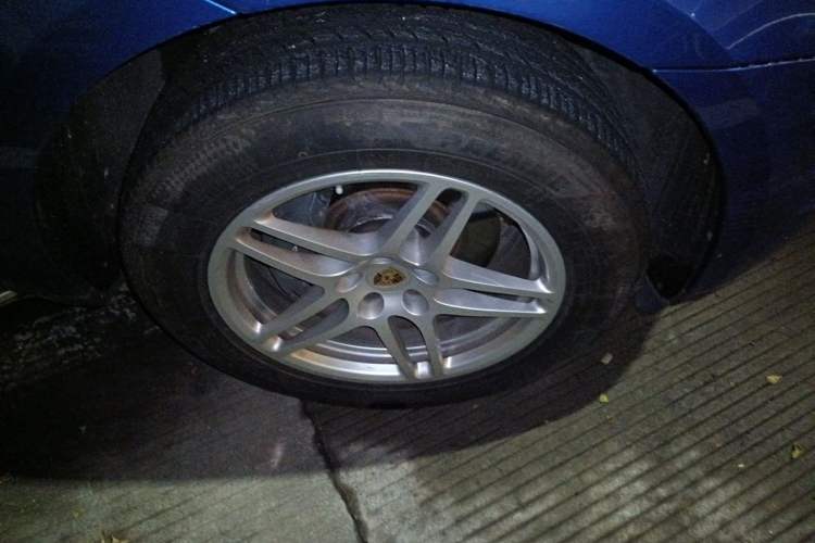 Used Porsche Macan 2016 Macan 2.0T Right Front Wheel Hub