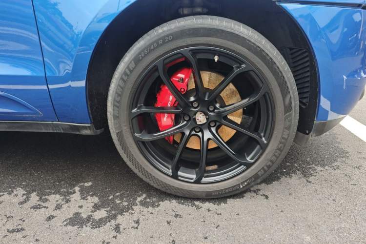Used Porsche Macan 2016 Macan S 3.0T Right Front Wheel Hub