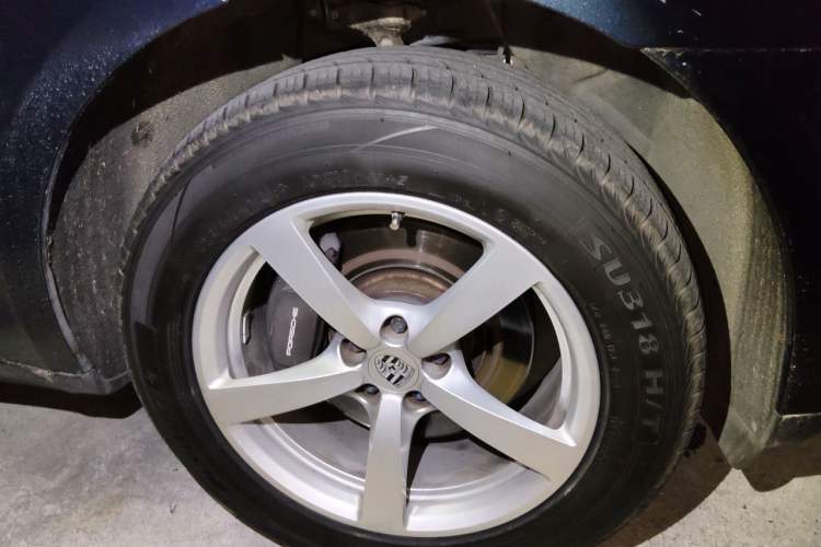 Used Porsche Macan 2016 Macan 2.0T Right Front Wheel Hub