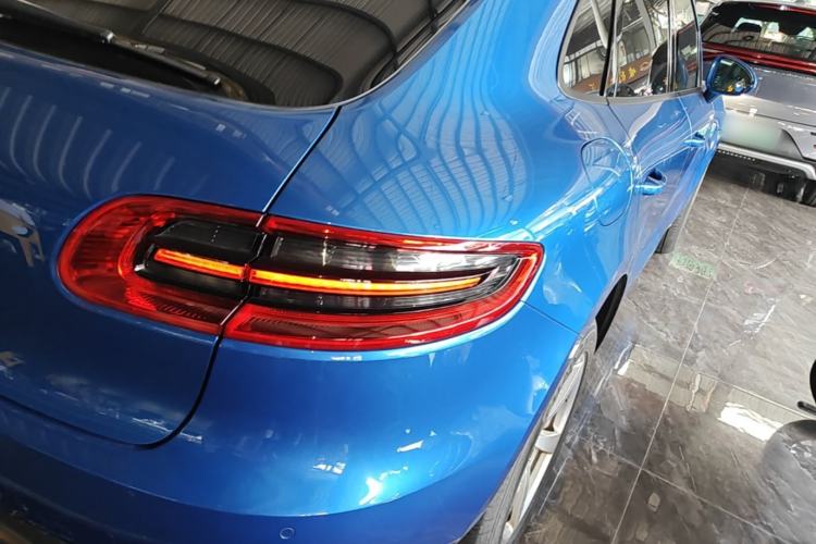 Used Porsche Macan 2016 Macan 2.0T Right Rear Taillight
