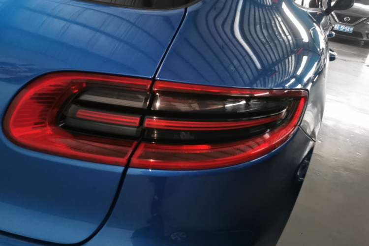 Used Porsche Macan 2016 Macan 2.0T Right Rear Taillight