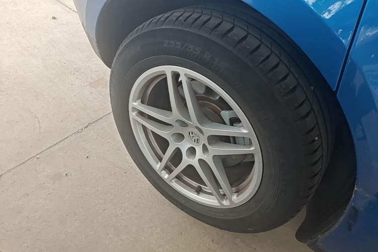 Used Porsche Macan 2016 Macan S 3.0T Right Rear Wheel Hub