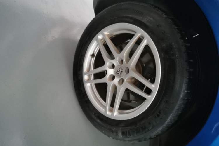 Used Porsche Macan 2016 Macan 2.0T Right Rear Wheel Hub
