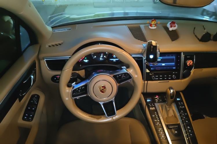 Used Porsche Macan 2016 Macan 2.0T Steering Wheel
